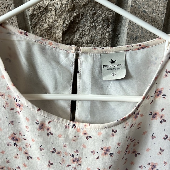 Fully Lined Flowy Floral Blouse - Picture 5 of 8